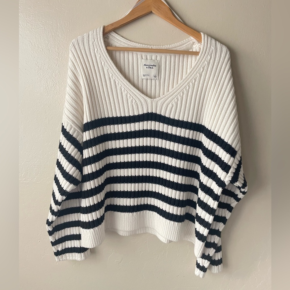 Abercrombie & Fitch fisherman Striped V neck long sleeve pullover sweater